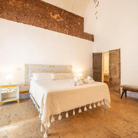 Palazzo Briganti Bed & Breakfast 3*