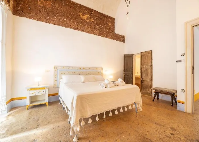 Palazzo Briganti Nocleg ze śniadaniem 3*