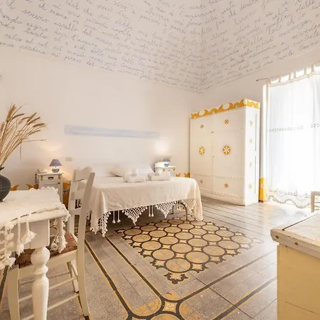 Palazzo Briganti Bed & Breakfast