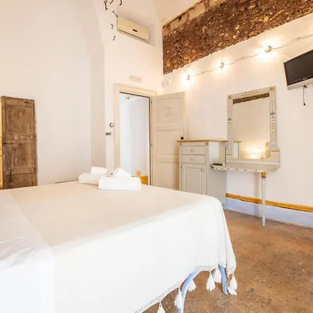 Oda ve Kahvaltı Palazzo Briganti 3*