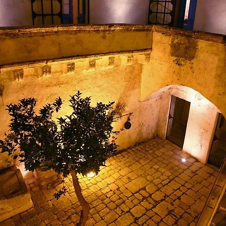 Palazzo Briganti Oda ve Kahvaltı Racale