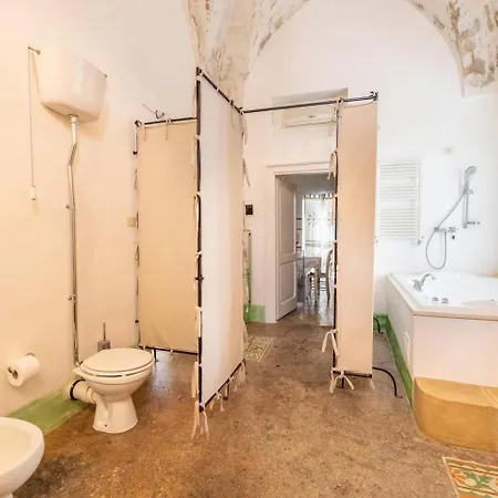 Bed & Breakfast Palazzo Briganti 3*